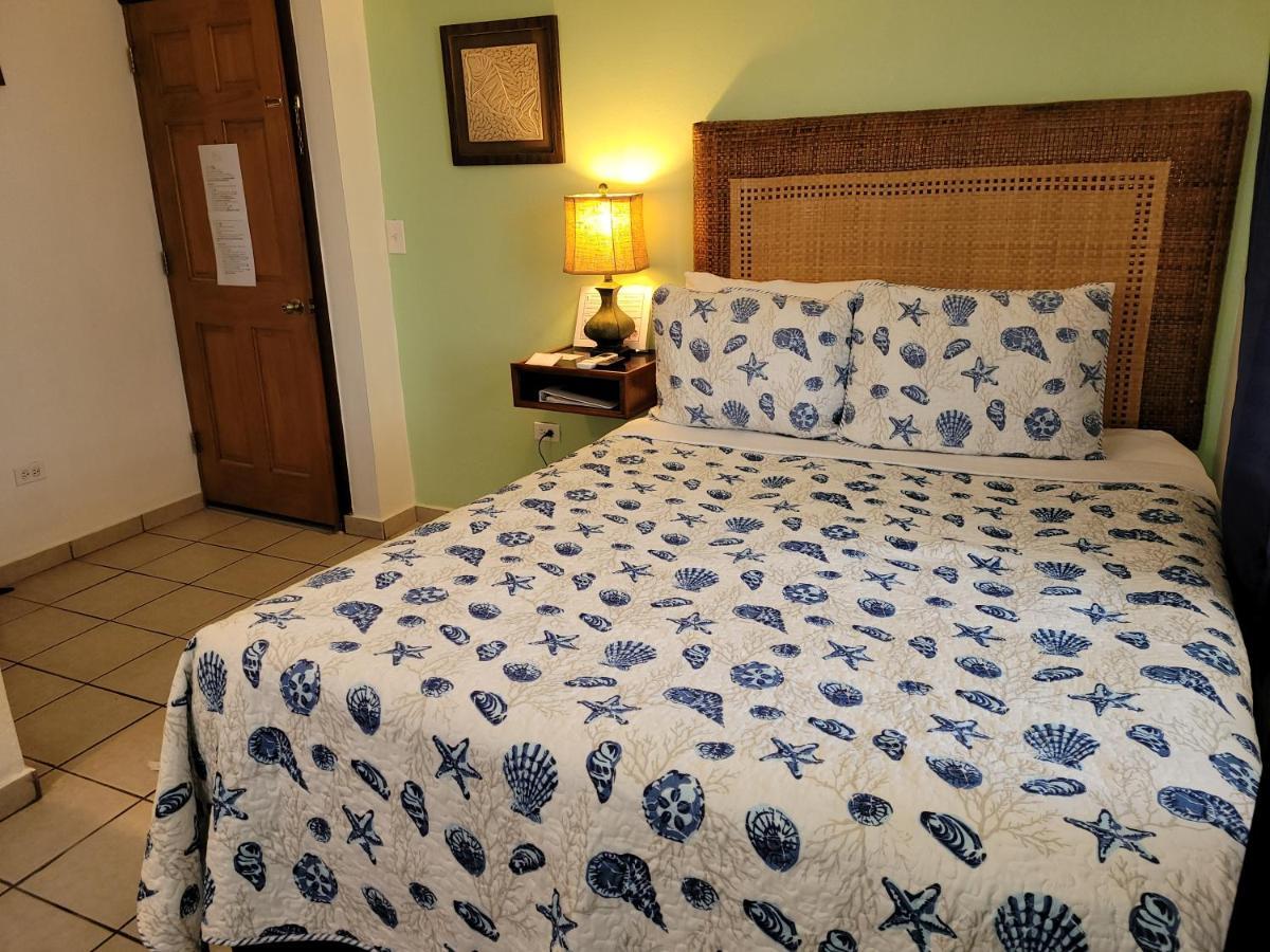 Villa Coral Guesthouse Векес Екстериор снимка